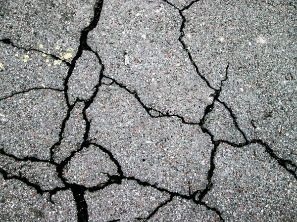Driveway Crack Filling in Manteca