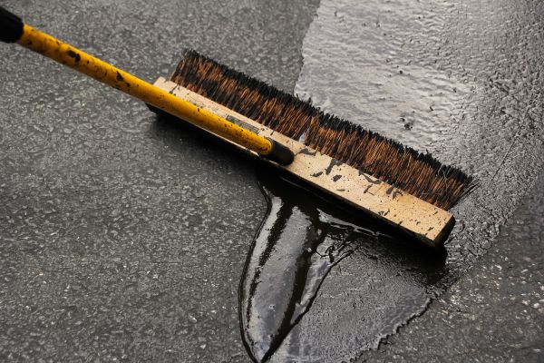 Asphalt Driveway Sealing in Manteca