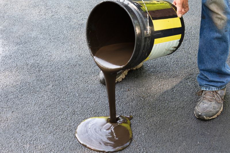 Asphalt Sealcoating
